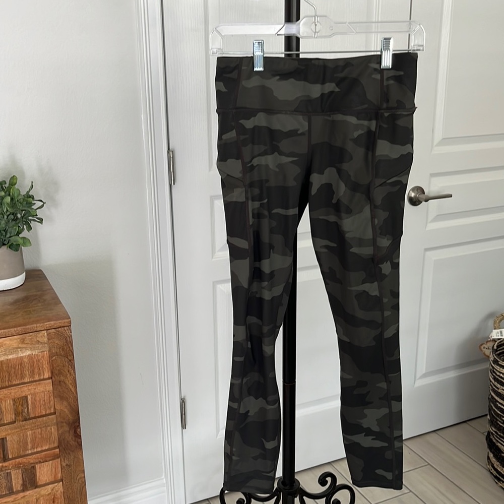 Athleta camo leggings NWOT